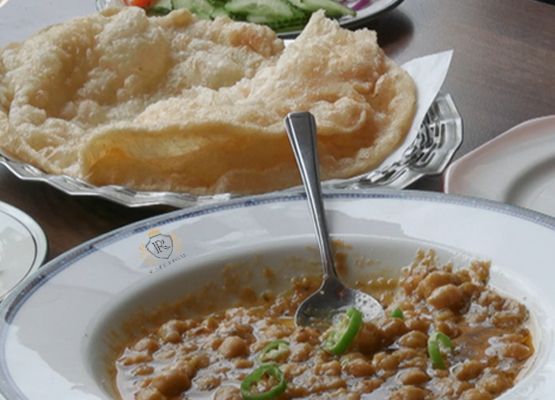 Halwa Poori Chana